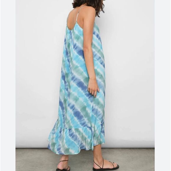 NWT Rails Tye Dye slip Dress with a relaxed silhouette and ruffle hem  small - Picture 2 of 7